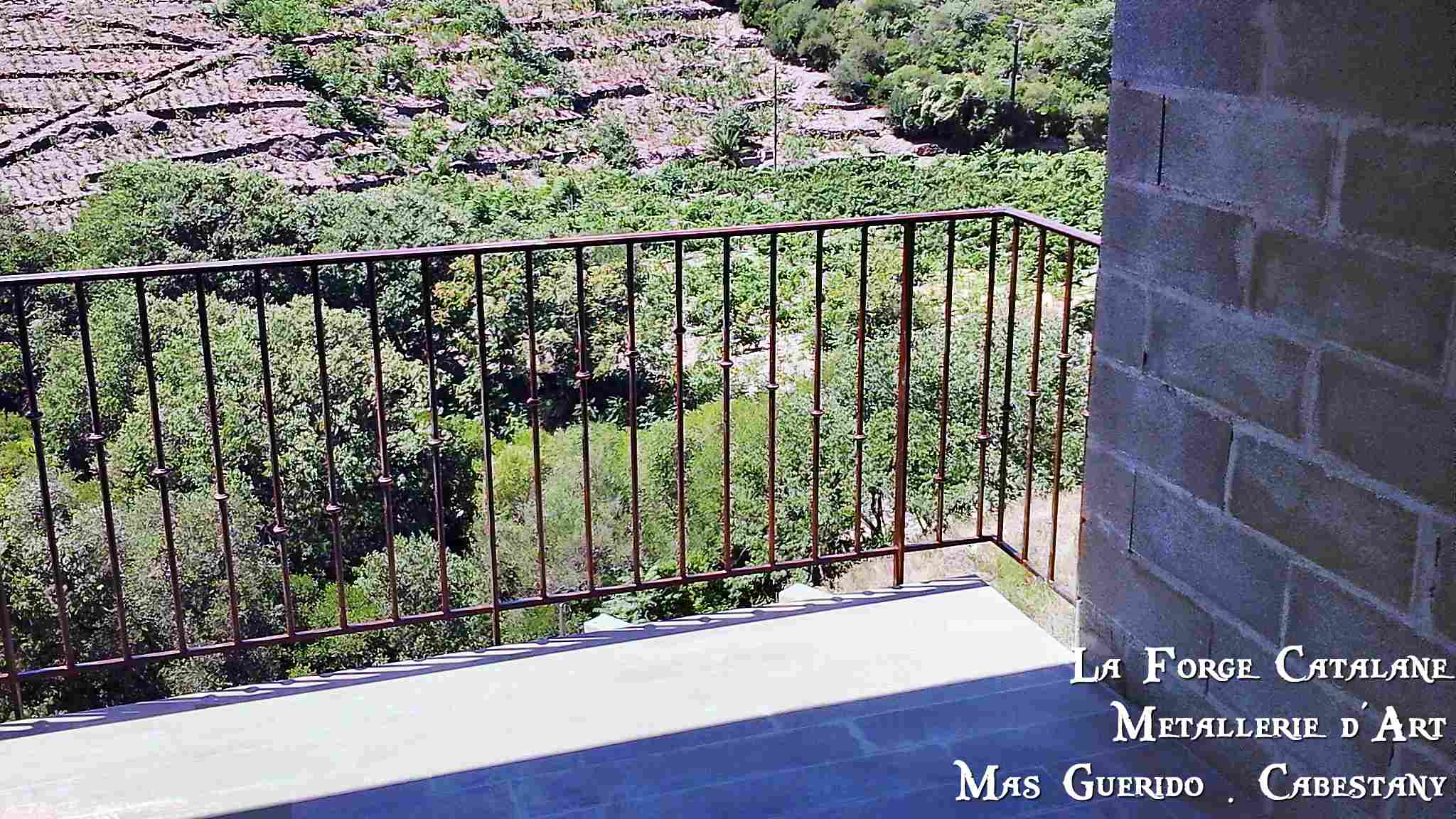 Garde corps barreaux droits bague main courante en fer plat forge catalane (3).jpg